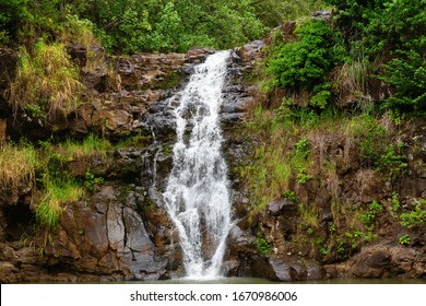Bilder Stockfotos Und Vektorgrafiken Wasserfall Hawaii Shutterstock
