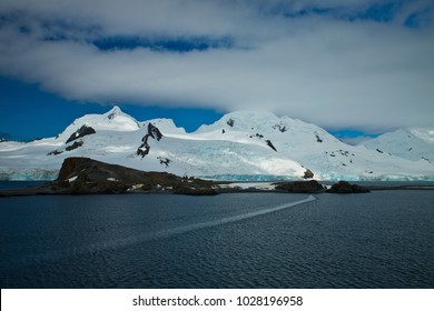 Half Moon Island, Antarctic Peninsula, Antarctica