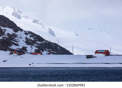 Half Moon Island, Antarctica - 12 05 17: Argentine Antarctic Base And Scientific Research Station In The Polar Environment Of Half Moon Island In The South Shetland Islands Of Antarctica