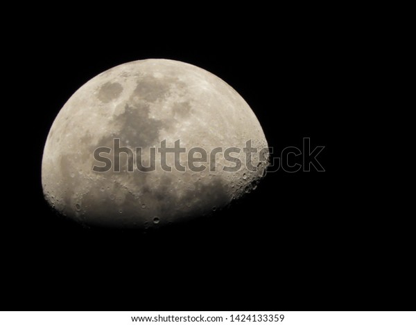 half moon night\
mode beautiful dark\
background