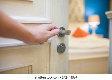 Puerta Hotel Images Stock Photos Vectors Shutterstock