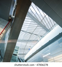 The Hall Of Shanghai South Railway Station .