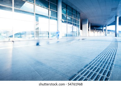 The Hall Of Shanghai South Railway Station .