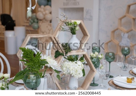 Hall and table decor for Brit Mila brunch
