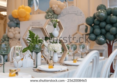 Hall and table decor for Brit Mila brunch