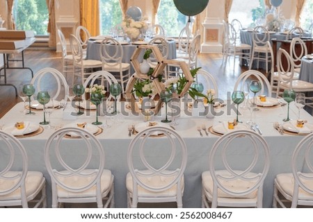 Hall and table decor for Brit Mila brunch