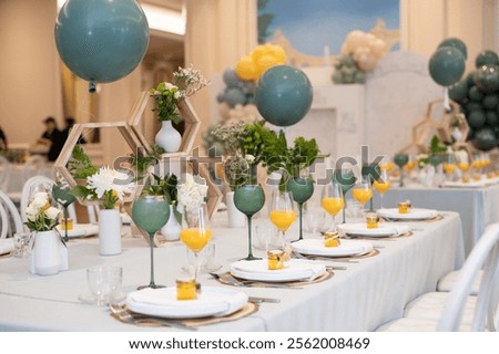 Hall and table decor for Brit Mila brunch