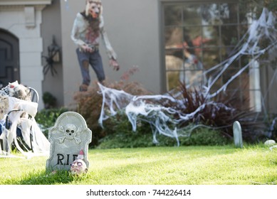 Halloween Decorations In Front Of House 