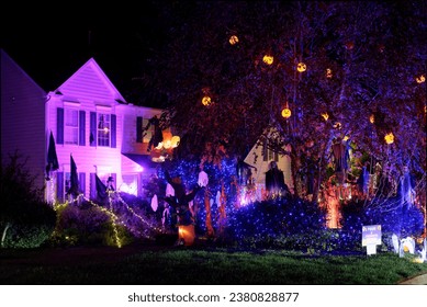 Halloween Decorations. Haunted House. Halloween. Happy Halloween USA 🇺🇸 #666
						#halloween, #trickortreat, #costumes, #spooky, #hauntedhouse, #pumpkin, #witch, #candy, #ghost, #scary, #creepy, #skeleto