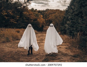 Halloween Outdoor Ghost Photo Shoot 