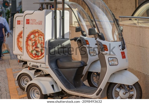 Hamamatsu, Japan - September 23, 2018 : pizza
delivery motorbike in
japan