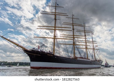 Barque Images Stock Photos Vectors Shutterstock