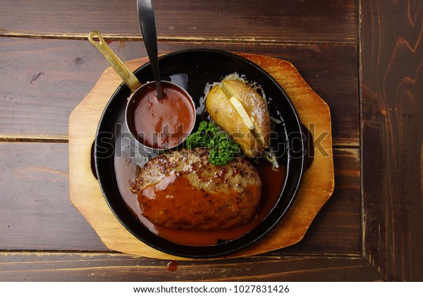 Hamburger Steak with Demi Glace Sauce.Japanese
Hamburger Steak/Top
view