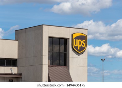 United Parcel Service Images Stock Photos Vectors Shutterstock