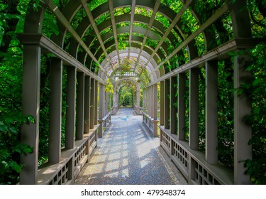 HAMILTON, NZ - FEBRUARY 25, 2015: Italian Renaissance Garden In Hamilton Gardens. 