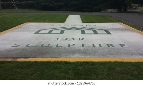 HAMILTON TOWNSHIP, NEW JERSEY/ USA - JULY 2013: Entrance And Logo To Grounds For Sculpture