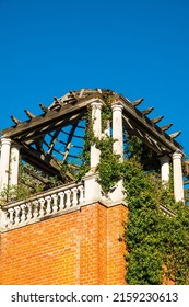 Hampstead Hill Garden And Pergola On Hampstead Heath, London. Architectural Detail And Blue Sky.