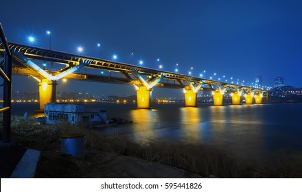 56 Ttukseom han river park Images, Stock Photos & Vectors | Shutterstock