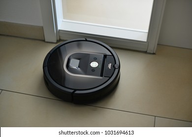 Hanau,Germany/2018.02.23 Vacuum Cleaner Robot From IRobot In Action. This Is The Model Roomba 980.