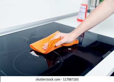 Hand Cleaning Induction Stove