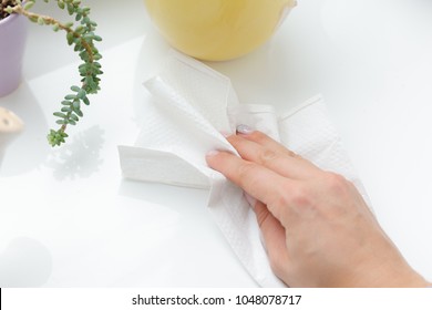 Hand Cleaning With Paper Towel