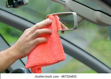 Imagenes Fotos De Stock Y Vectores Sobre Wiping Car Window