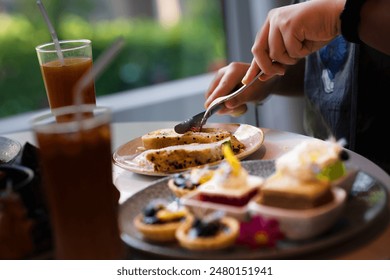 hand cut bread on table in carbohydrate diet weight loss