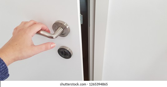 Hand Open Door Stock Photo 221126152 | Shutterstock