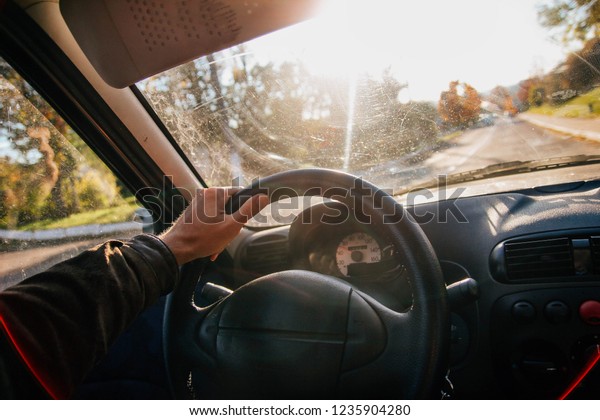 Hand driver car sun\
day