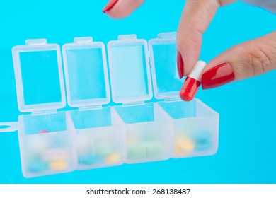 Hand Fill Daily Pill Organizer With Medications