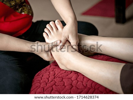 Hand and foot massage for spa shops
