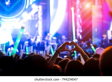 4,148 Concert heart hands Images, Stock Photos & Vectors | Shutterstock