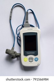 Hand Held Pulse Oximeter,the Medical Device Used To Measure  Blood Oxygen In New Born Baby  And Patient Kids In Labor Room In The Hospital .