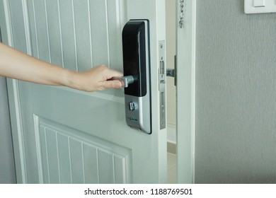 Imagenes Fotos De Stock Y Vectores Sobre Keypad Locks