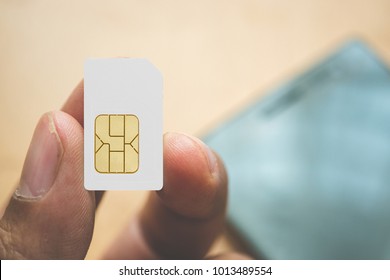 1,541 Holding sim card Images, Stock Photos & Vectors | Shutterstock