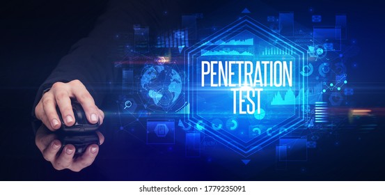 Hand, die ein drahtloses Peripheriegerät mit PENETRATION TEST-Inschrift, Cybersicherheitskonzept