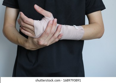 190 Ace bandage Images, Stock Photos & Vectors | Shutterstock