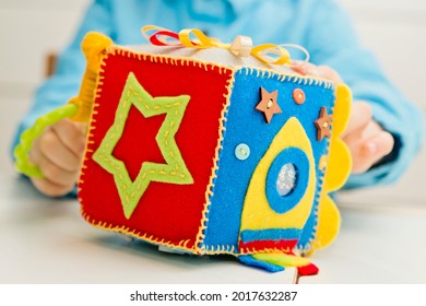 Hand Made Stuffed Felt Plush Cube.  Developmental Sensory Newborn  Baby Toy For Girls And  Boys. Different Patterns Arouses The Child's Curiosity And Stimulates The Senses And Movement With  Fingers