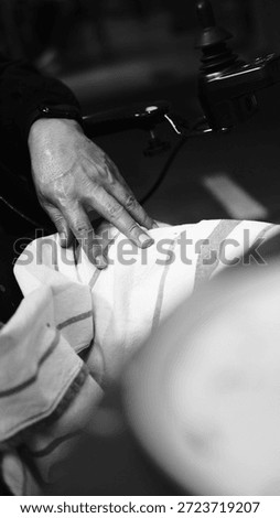 the hand of the oldman