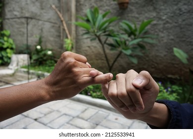 Hand To Pinky Swear,friendship Holding Hands Together