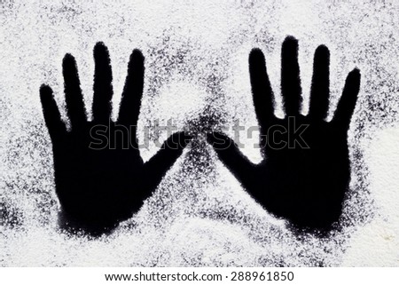 Hand prints
Hand prints in flour/powder