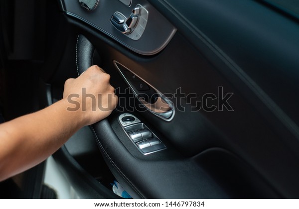 Hand Pull Car Door To\
Close the Door. 
