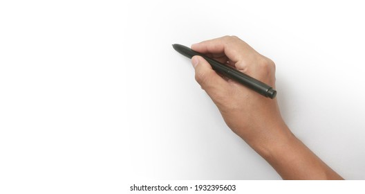 Hand is ready for drawing and black marker