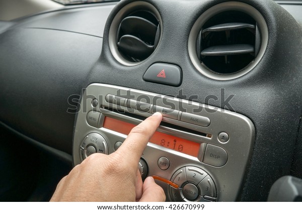 Hand select souce car\
radio