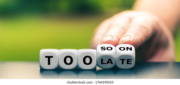 Hand turns dice and changes the expression 