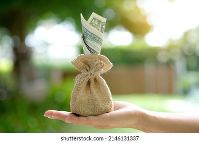 Hand Woman Carrying Purse Money Concept Stock Photo 2146131337 ...