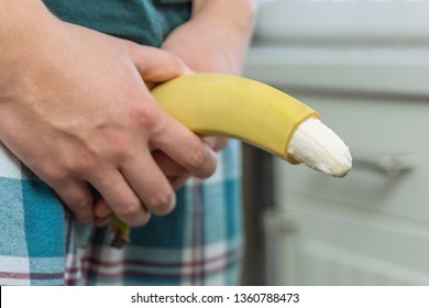 lesbians play with bananas Soft tits mature