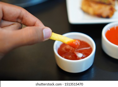 Download Sweet Chilli Sauce Images Stock Photos Vectors Shutterstock Yellowimages Mockups