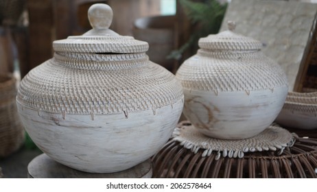 Handicraft Wicker Basket With Lid