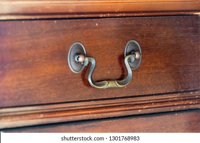 handle of the drawer of desk